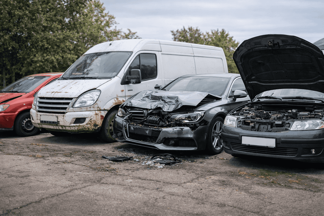 Welche Fahrzeuge ? die Autoverwertung in Dormagen übernimmt – Teileträger bis Motorschaden